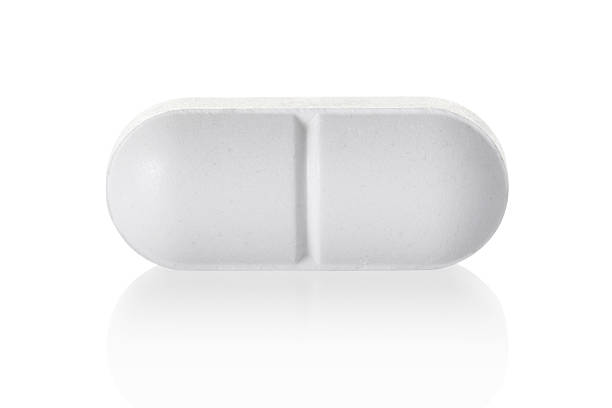 istock Medical pill tablet illustration 163068928