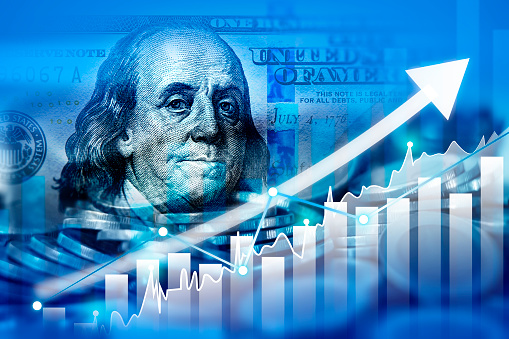 Fluctuations in the US dollar, growth trends and investment directions, economy