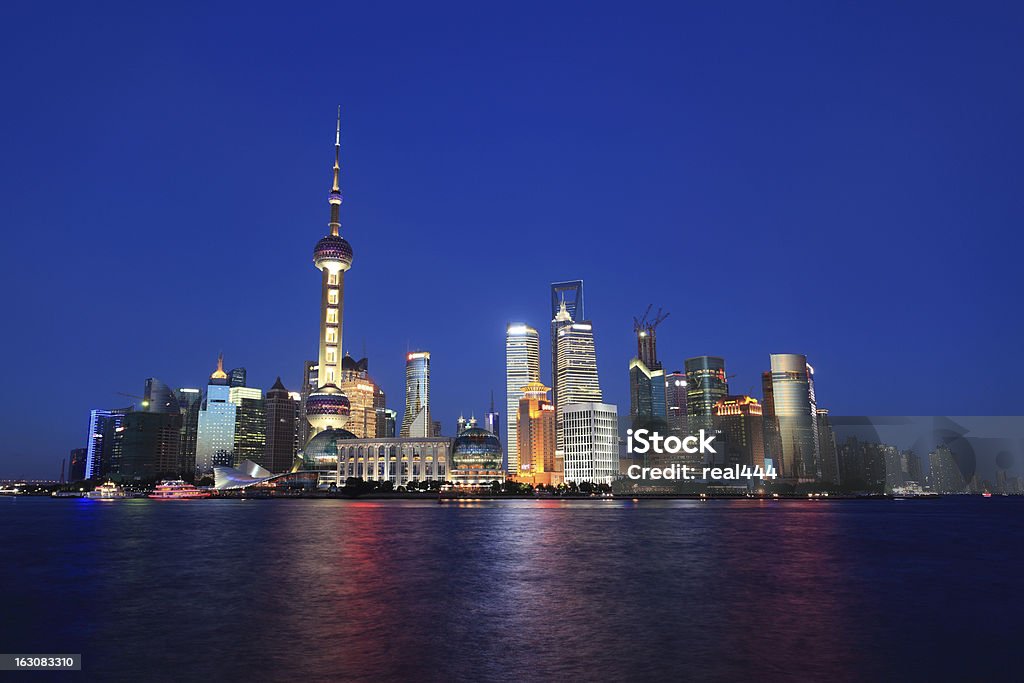 Shanghai Pudong vista noturna - Foto de stock de Alto - Descrição Geral royalty-free