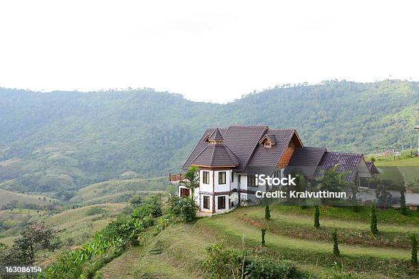 Casa No Hills Na Tailândia - Fotografias de stock e mais imagens de Agricultura - Agricultura, Ajardinado, Aldeia