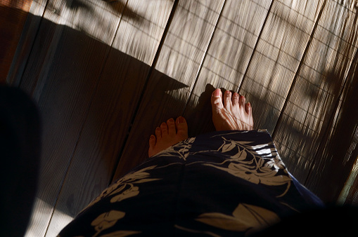 Woman's Feet in Yukata/with Shadow Play