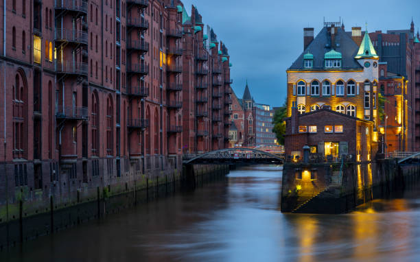 istock Speicherstadt Hamburg at night 1631048670