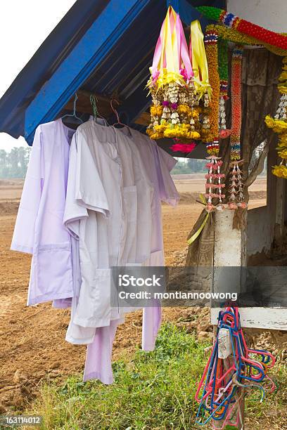 Ropa Blanca Para Colgar Foto de stock y más banco de imágenes de Adulto - Adulto, Aire libre, Aldea