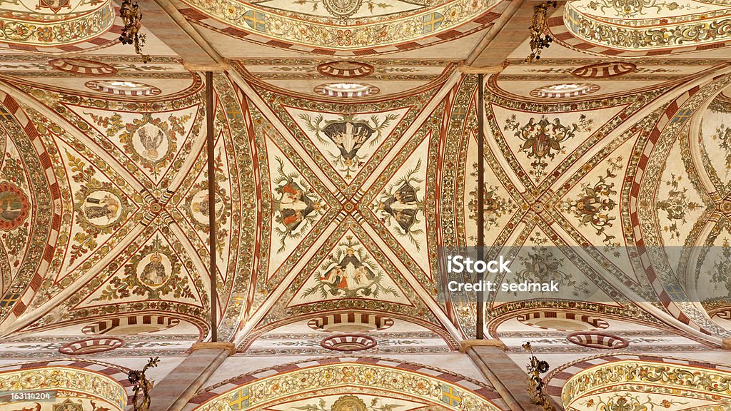 Verona-Teto da Igreja de Santa Anastasia - Royalty-free Arco - Caraterística arquitetural Foto de stock