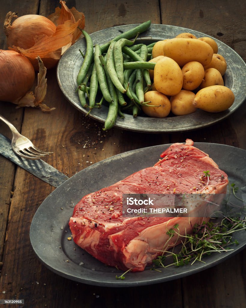 rib-eye steków - Zbiór zdjęć royalty-free (Czerwone mięso)