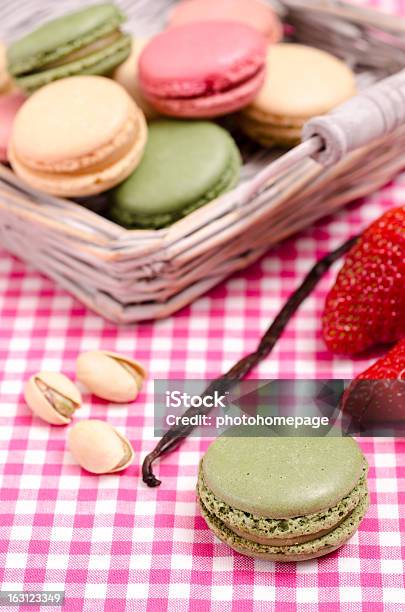 Foto de Macaron Verde Francês e mais fotos de stock de Amêndoa - Amêndoa, Açúcar, Baunilha - Condimento