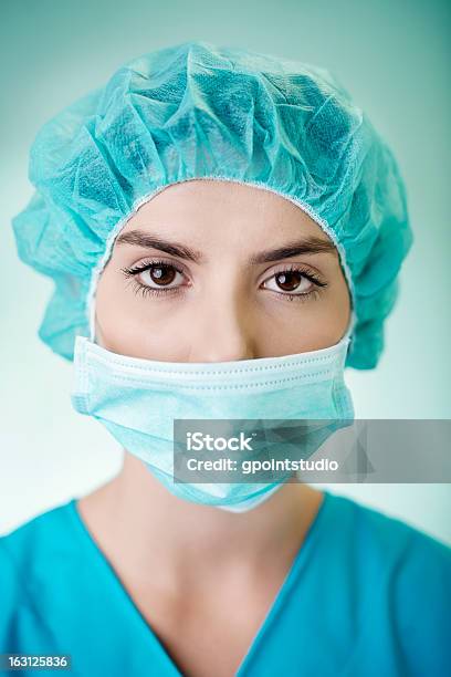 Porträt Von Junge Weibliche Chirurg Stockfoto und mehr Bilder von Auge - Auge, Chirurg, Arbeiten
