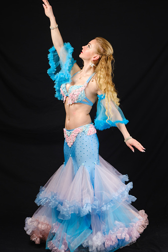 Our photos capture the emotional expression and aesthetic side of the belly dancer.