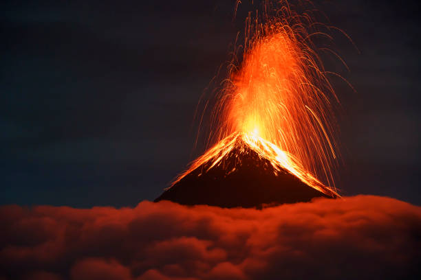 istock Volcan de Fuego volcano 1631422362