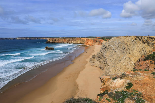 istock Praia do Tonel beach on a sunny day in Sagres 1631435254