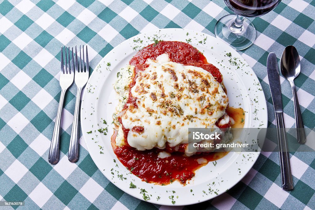 Cocido queso Manicotti Florentine - Foto de stock de Al horno libre de derechos