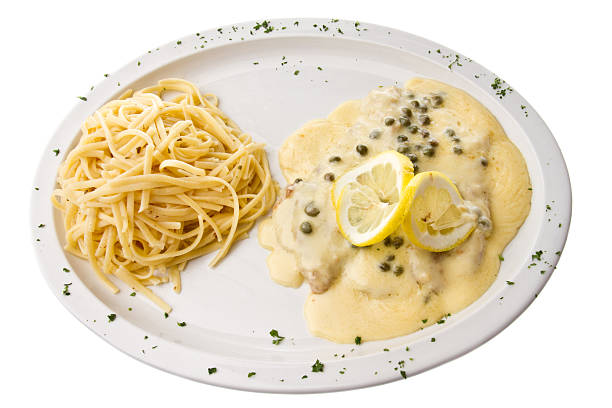 vitela piccata - veal cutlet piccata picatta imagens e fotografias de stock