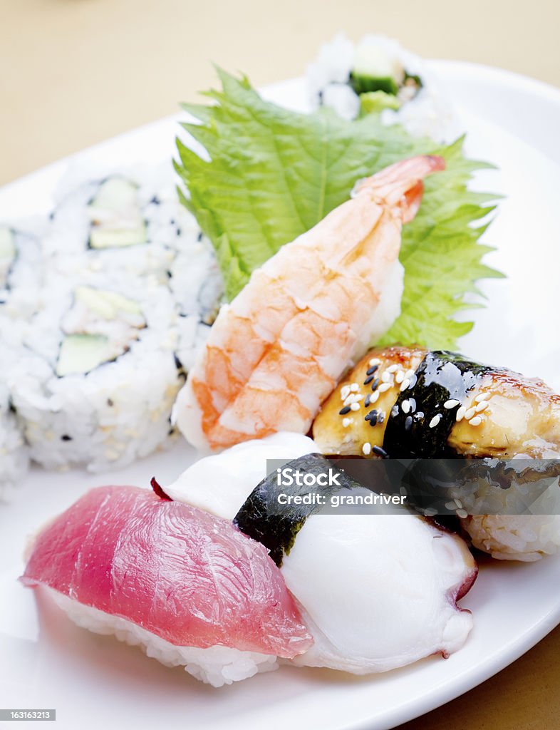 Involtini di Sushi - Foto stock royalty-free di Alimentazione sana