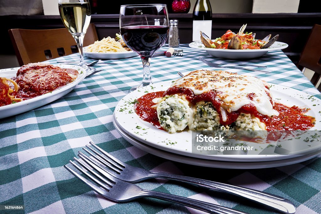 Gebackene Käse Manicotti-Nudeln Florentiner - Lizenzfrei Comfort Food Stock-Foto