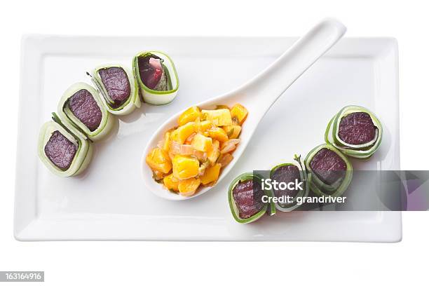Tuńczyka Ahi Sushi Z Mango - zdjęcia stockowe i więcej obrazów Bez ludzi - Bez ludzi, Białe tło, Comfort Food