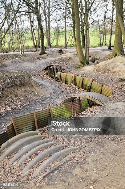 Photo libre de droit de Première Guerre Mondiale Tranchées En Flandre Ypres Belgique banque d'images et plus d'images libres de droit de A l'abandon