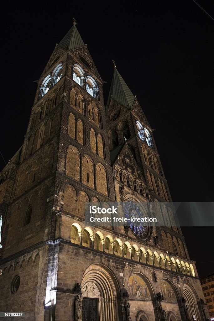 Bremer Dom en la noche (XXXL) - Foto de stock de Aire libre libre de derechos