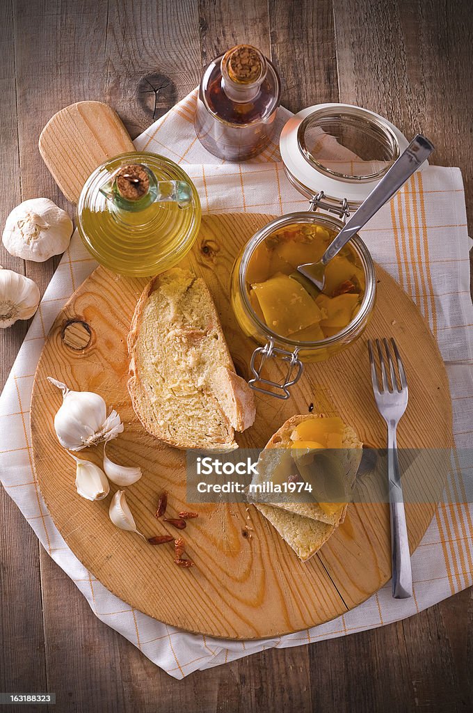 Brotscheibe mit Paprikaschoten in Öl. - Lizenzfrei Amuse-Bouche Stock-Foto