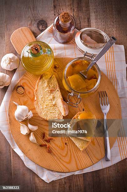 Brotscheibe Mit Paprikaschoten In Öl Stockfoto und mehr Bilder von Amuse-Bouche - Amuse-Bouche, Antipasto, Brotsorte