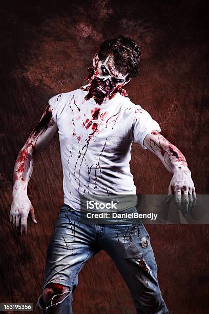 Zombie - Fotografie stock e altre immagini di Tutti i tipi di top - Tutti i tipi di top, Zombi, Abbigliamento casual