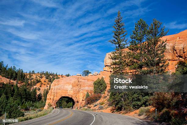 Túnel No Rock - Fotografias de stock e mais imagens de Arco Natural - Arco Natural, As Américas, Bryce Canyon