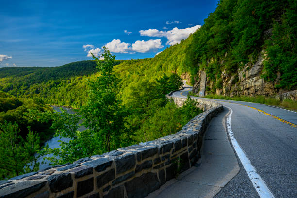 Upper Delaware Scenic Byway Views around the Upper Delaware Scenic Byway (NYS Route 97), which parallels the Upper Delaware River between the US states of New York and Pennsylvania orange county new york stock pictures, royalty-free photos & images