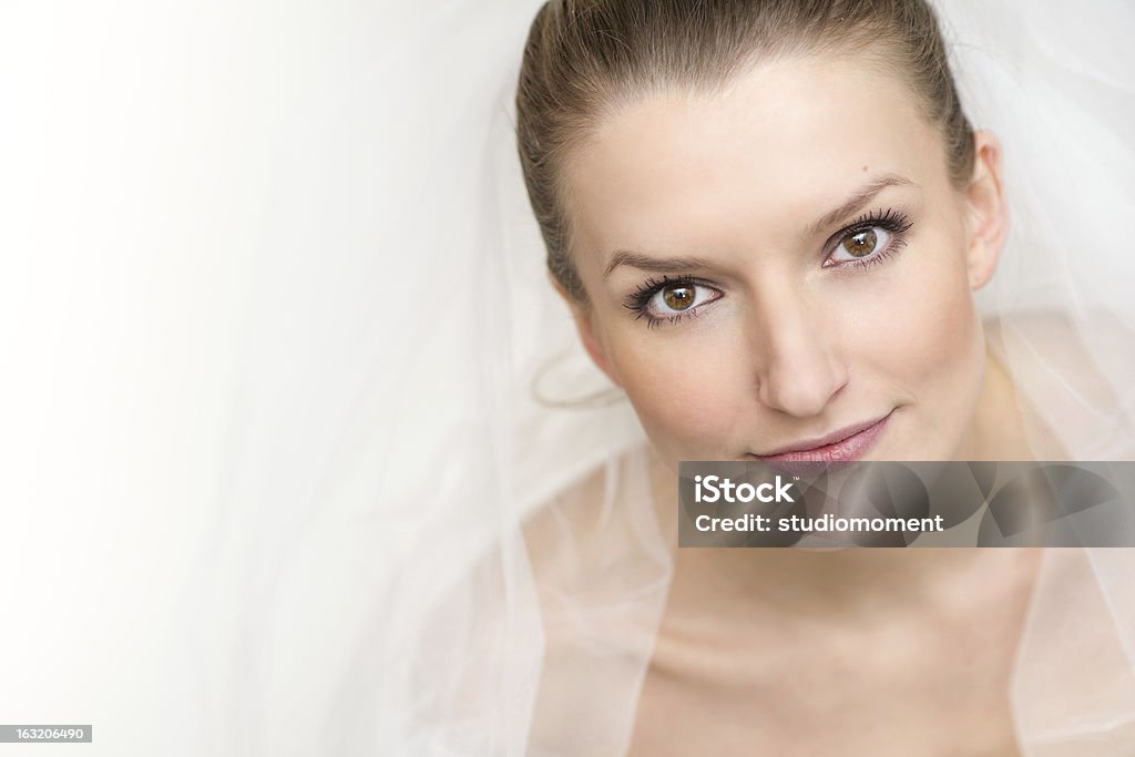 Красивая невеста Портрет - Стоковые фото Весёлый роялти-фри
