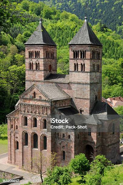 O Roman Abadia De Murbach Em Alsácia - Fotografias de stock e mais imagens de Abadia - Abadia, Alsácia, Alto Reno