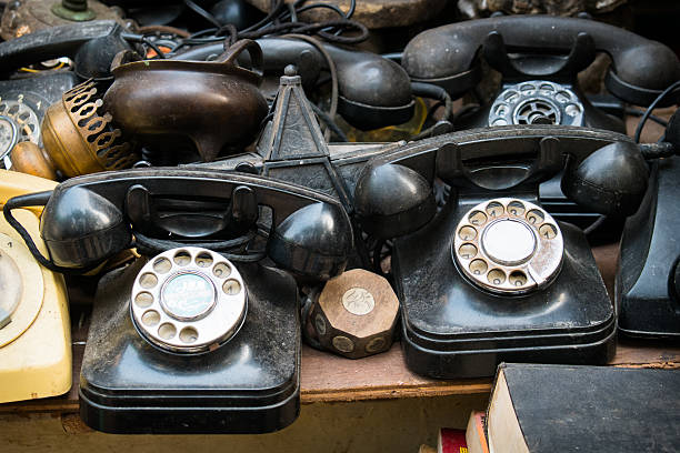 anni'20 telefono - obsolete landline phone old 1970s style foto e immagini stock