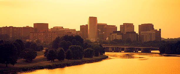 istock Washington Skyline at sunset from the Potomac river 163213719