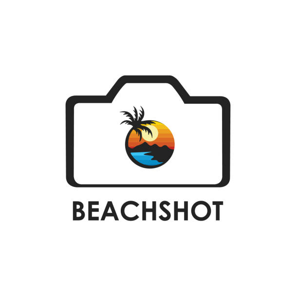 nowoczesny aparat fotograficzny z zachodem słońca na plaży i palmą w środku symbol ikony projekt symbolu szablon koncepcji wektorowych - sunset beach flash stock illustrations