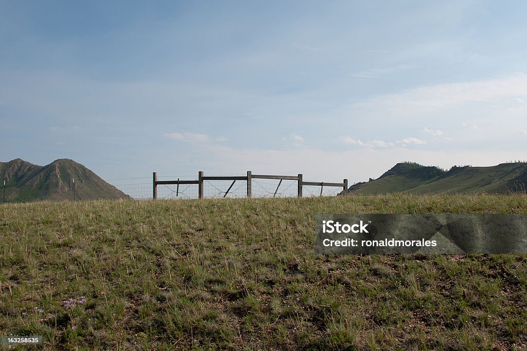 Clôture et porte dans les Steppes de Mongolie - Photo de Asie libre de droits