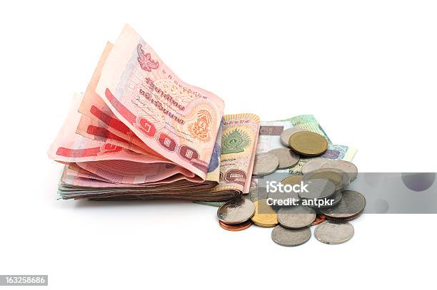 Thailändische Währung Stockfoto und mehr Bilder von Fotografie - Fotografie, Freisteller – Neutraler Hintergrund, Geldmünze