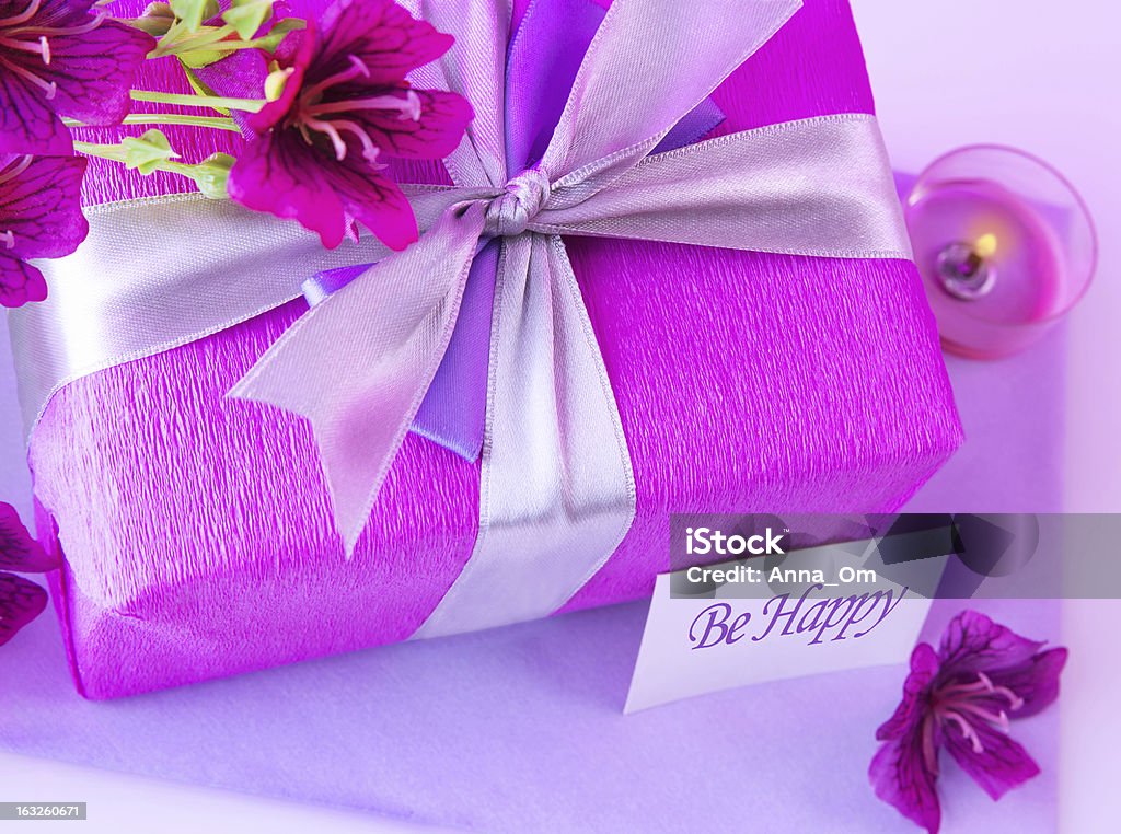 핑크 선물함 꽃을 - 로열티 프리 0명 스톡 사진