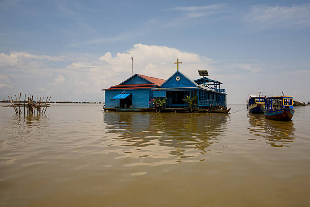 istock church on Tonle Sap Lake 163266208