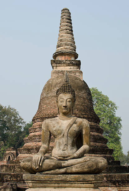 Antiga estátua do Buda em Wat Mahathat Sukhothai, Tailândia. - foto de acervo