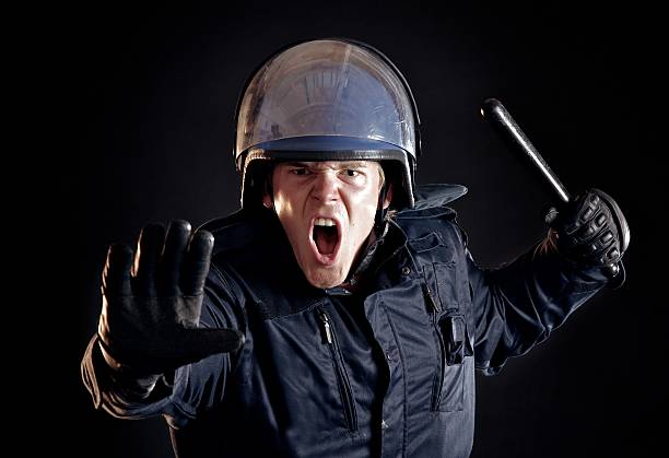 Walking policemanhttp://www.twodozendesign.info/i/1.png