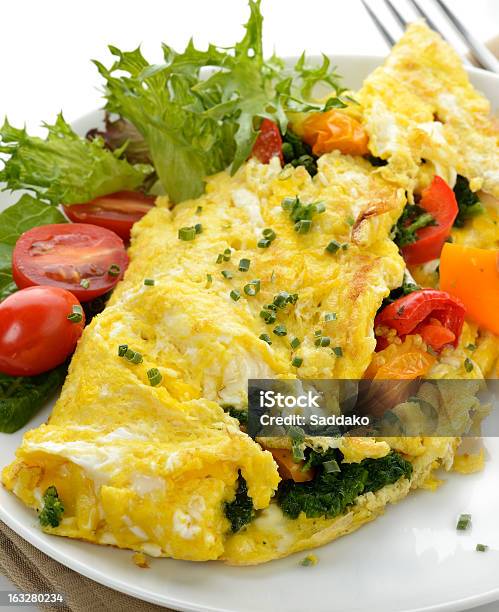 Foto de Omelete De Legumes e mais fotos de stock de Alface - Alface, Amarelo, Café da manhã