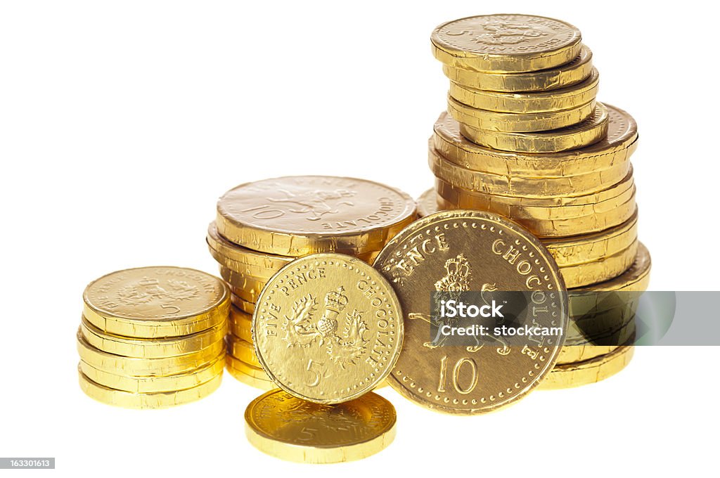 Dinheiro moedas de Chocolate empilhados no branco - Royalty-free Chocolate Foto de stock