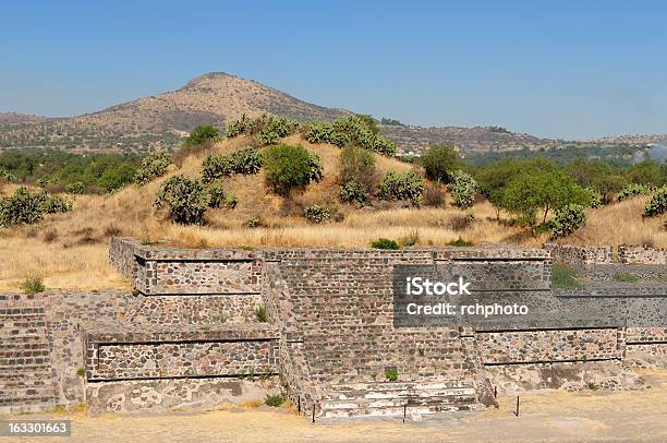 Teotihuacán Das Ruínas Dos Astecas Perto De Cidade Do México - Fotografias de stock e mais imagens de América Central
