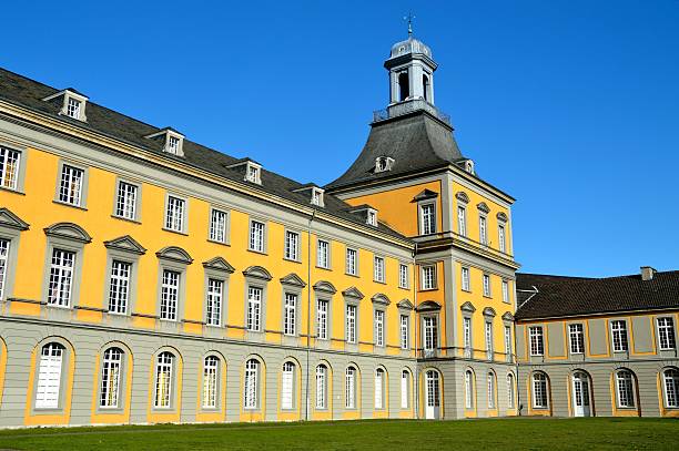 istock Main Building of Bonn University 163302778