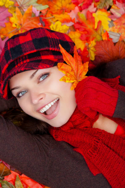 istock Young woman Autumn portrait 1633067656