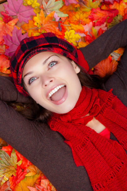 istock Young woman Autumn portrait 1633068191