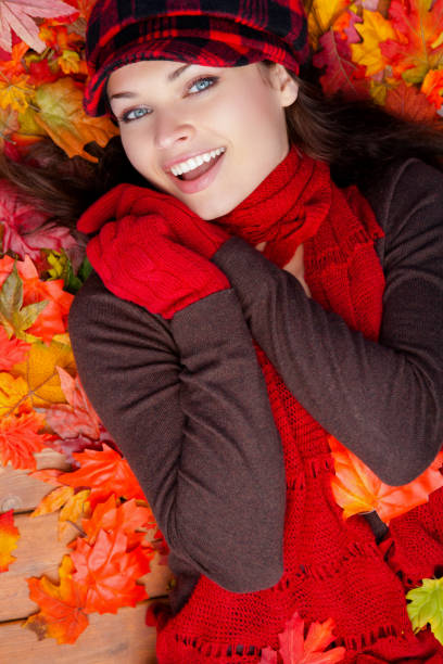 istock Young woman Autumn portrait 1633069837