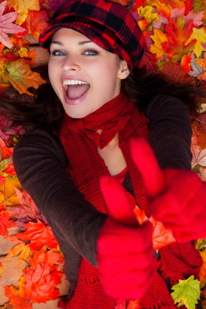 istock Young woman Autumn portrait 1633069859