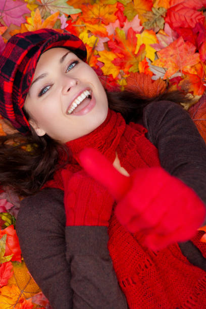 istock Young woman Autumn portrait 1633070264