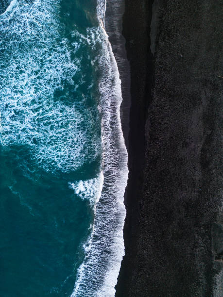 istock Aerial view Icelandic black sand beach 1633101730
