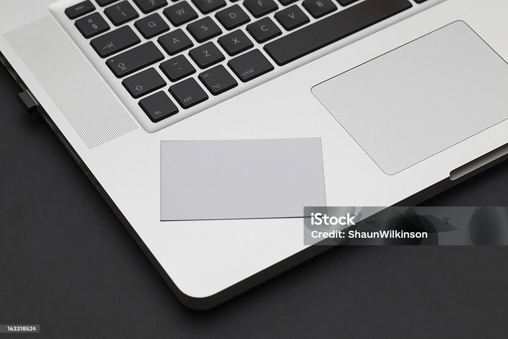 Business card sulla tastiera - Foto stock royalty-free di Affari