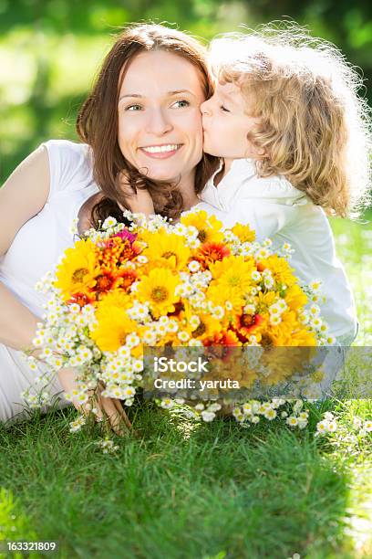Dniu Matki - zdjęcia stockowe i więcej obrazów Dzień Matki - Dzień Matki, Biały, Bukiet