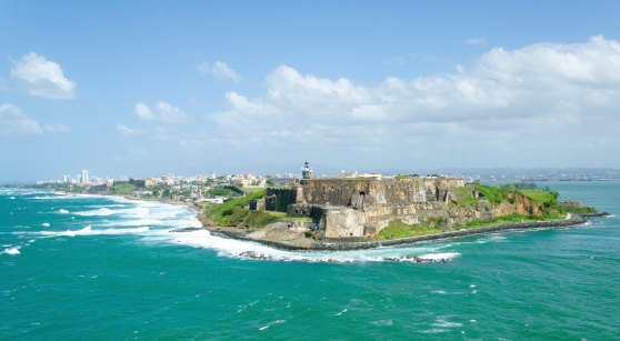 Castillo El Morro en la antigua ciudad de San Juan, Puerto Rico. photo